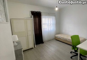 Quarto em Benfica