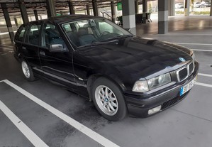 BMW 318 Touring com teto de abrir - 98