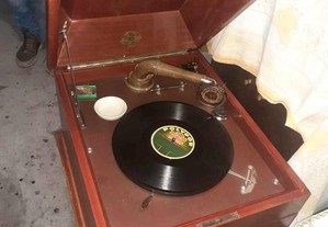 gramofone com móvel 45cm antigo