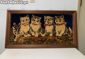 2 quadros com imagem em veludo com cerca de 50 anos para desocupar