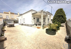 Casa / Villa T3 em Quelfes de 165,00 m²