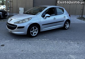 Peugeot 207 1.4  - 07