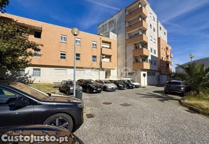 Apartamento T3 Com Terraço, Castêlo Da Maia