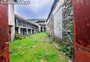 Quinta Com Dependências E Terreno No Aldeamento...