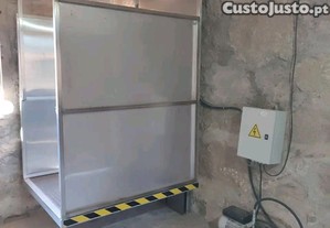 Elevador / porta cargas