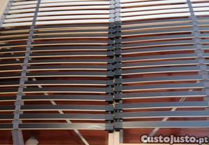 Cama de casal usada em novo