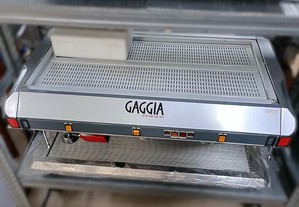 Máquina de café de 3 grupos Gaggia