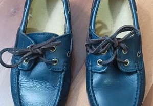Sapatos de vela para menino - T31