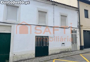 Prdio Para Recuperar No Centro De Torres Novas
