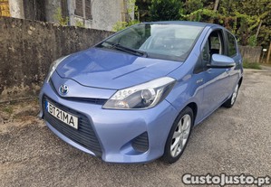 Toyota Yaris HYBRID - 14