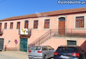 Casa centenária no alto douro vinhateiro