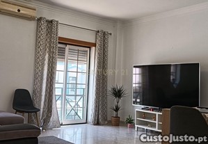 Fantástico Apartamento com Parqueamento
