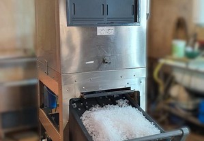 Máquina de gelo Cornelius, fabrico no Reino Unido