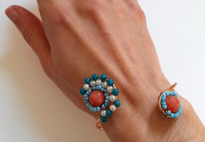 Bracelete ajustável cor turquesa coral pérola