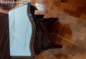 Móvel Penteadeira em madeira maciça , em muito bom estado estilo vintage...