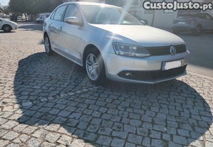 VW Jetta 1.6 TDI Trendline Bluemotion - 14