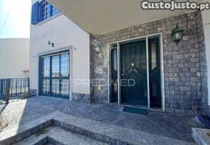 Moradia t4+1 com vista mar em ribamar