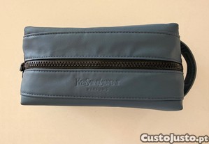 Necessaire Yves Saint Laurent, nunca usado