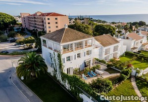 Espaçoso Apartamento Triplex e escritório com vista mar à 100m da praia de Galé