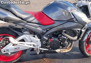 Suzuki GSR600 98cv Novissima poucos Quilmetros