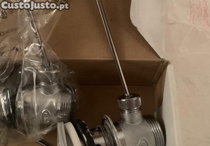 Conjunto de vlvula de torneira para lavatrio da marca Hansgrohe.