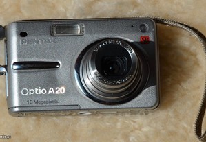 Maquina fotográfica Pentax Optio A20.