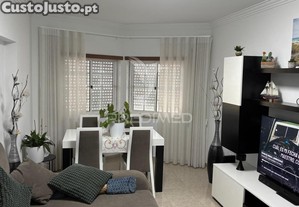 Apartamento t2 com garagem fernão ferro