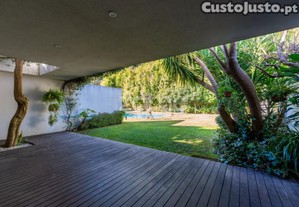 Espaçosa Moradia Térrea T6+1 Com Piscina E...