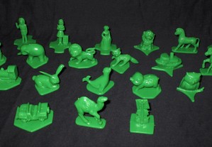 Bonecos Monocromáticos cor verde Animais Transportes Figuras