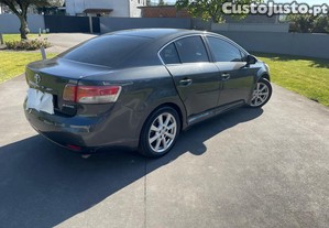 Toyota Avensis . - 09