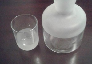 Garrafa de água para mesa de cabeceira