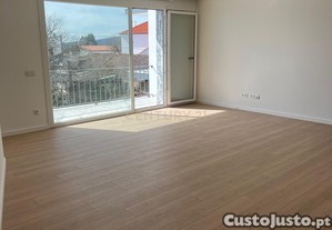 Apartamento T2 Novo com Terraço e Excelentes Comodidades