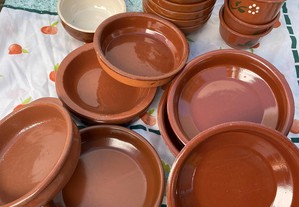 Conjunto de tijelas tradicionais de barro