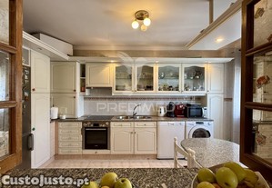 Apartamento t3, excelente localização e boa exposição solar   fátima