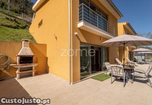Moradia Individual Com Piscina E Garagem Em Rio...