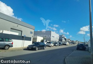 Armazem ou loja na urbanizao industrial do pateiro