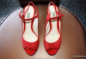 Sandálias em pele vermelhas Zara tamanho 37