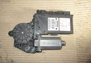 Motor do elevador de vidro do condutor para Audi A4 (2003) 8E1959801 5KW47001