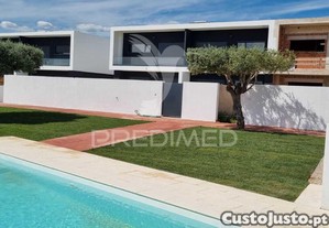 Moradia t4 -condomínio fechado éden entroncamento