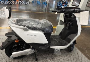 Luyuan MKK Pro Max   Scooter Eltrica 72V 45Ah 150 km.
