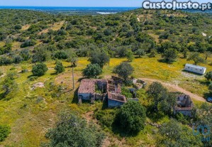 Terreno para construção T2 em Santa Catarina da Fonte do Bispo de 110,00 m²