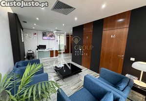 Clnica | 7 Gabinetes | Investimento | Rua da Carreira | So Pedro | Funchal