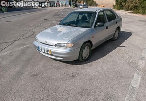 Hyundai Accent 1.3i (econmico) - 97