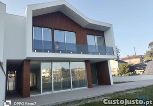 Casa / Villa T4 em Guilhufe e Urrô de 402,00 m²