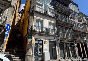 Prédio em Cedofeita, Santo Ildefonso, Sé, Miragaia, São Nicolau e Vitória de 445 m²