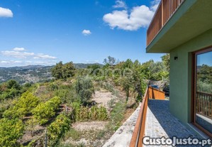 Moradia T3 Seminova | Terreno 3.600 M² | Douro...