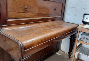 Piano vertical antigo Moore & Moore (London)