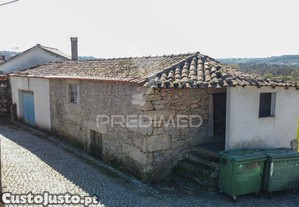 Casas em rio de moinhos com terreno para recuperar