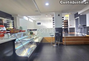 Pastelaria Com Produção Própria | Vila Nova De...