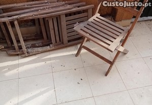 Conjunto mesa e cadeiras